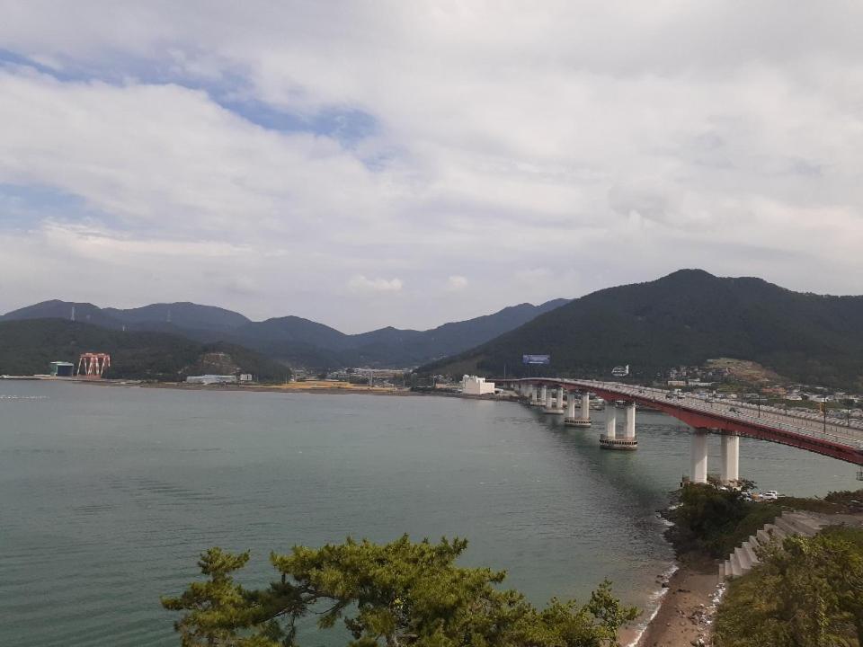 Tongyeong Bridge Hotel ภายนอก รูปภาพ