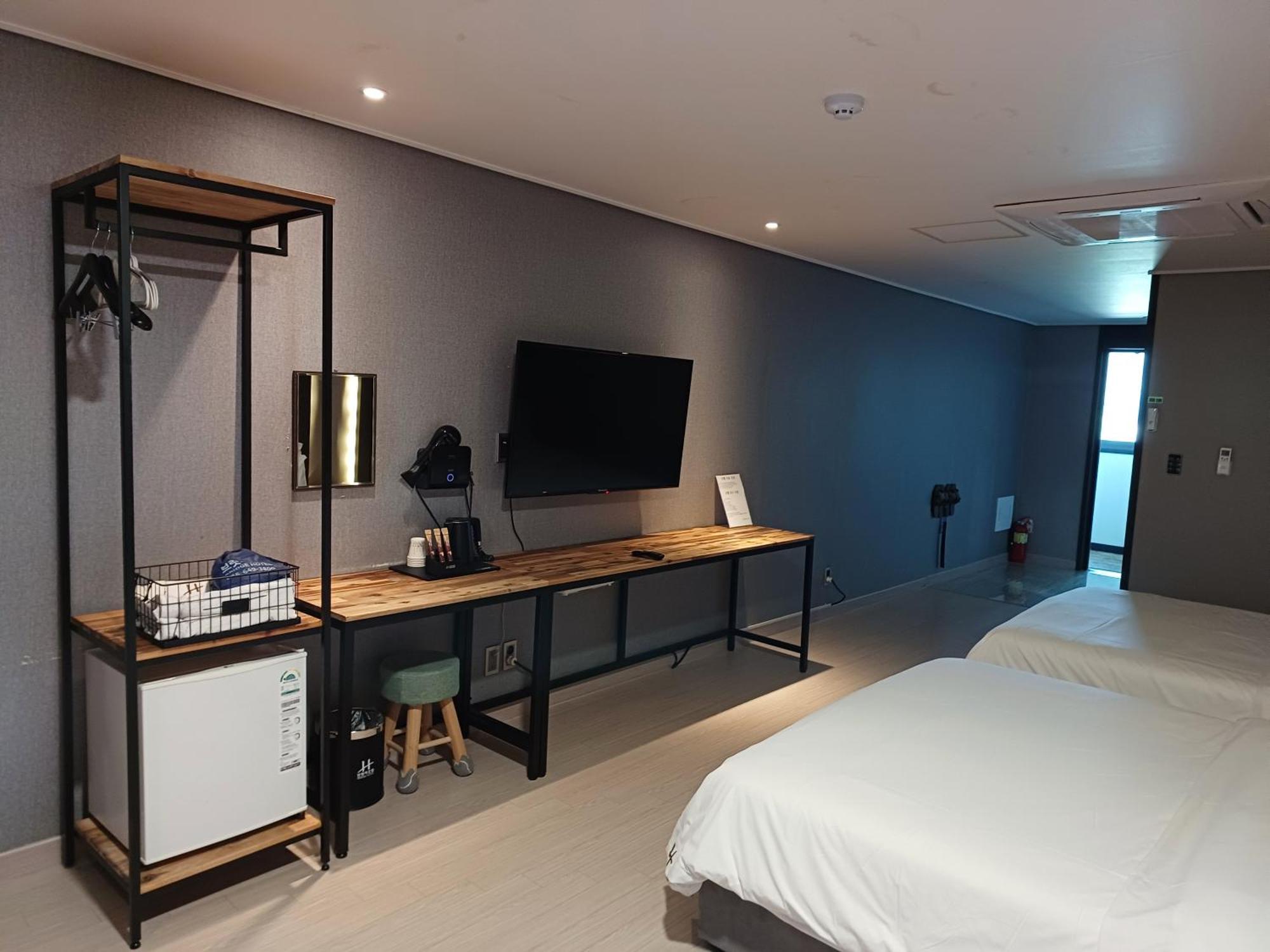 Tongyeong Bridge Hotel ภายนอก รูปภาพ