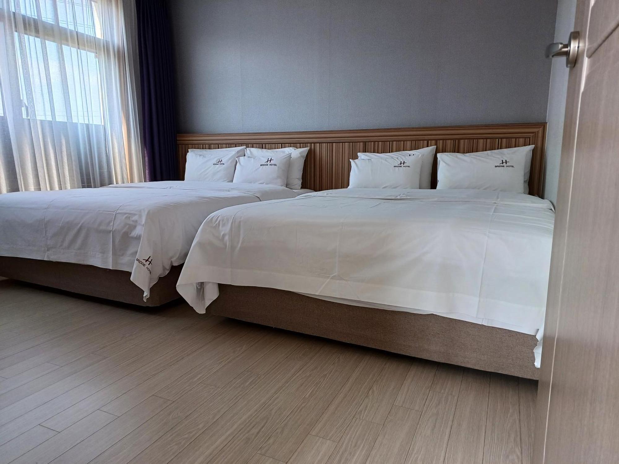 Tongyeong Bridge Hotel ภายนอก รูปภาพ