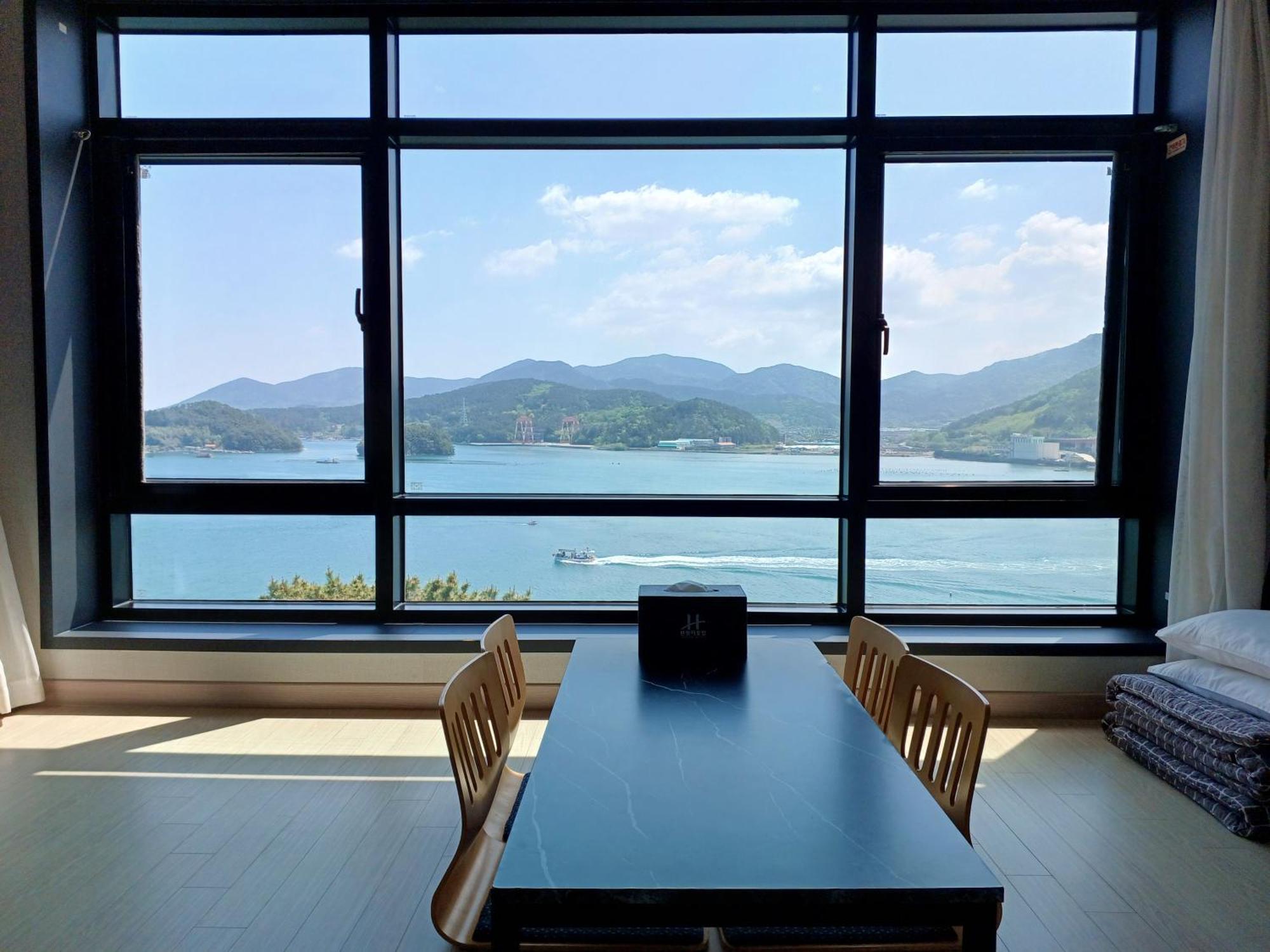 Tongyeong Bridge Hotel ภายนอก รูปภาพ